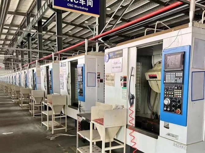 多台 CNC 油雾处理：离心式 / 静电式系统的经济性对比与选型策略